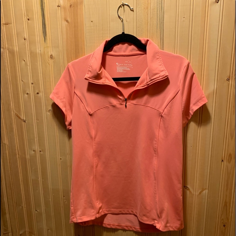 Bright pink 👚 3/4 zip (Fits size medium)